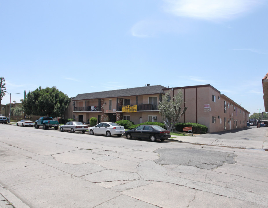 Columbus Martinique Apartments in North Hills, CA - Building Photo