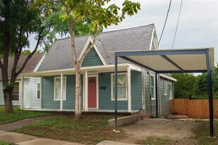 1026 Rockwood St in Dallas, TX - Building Photo