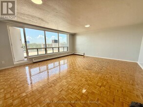 363 Lakeshore Rd E in Mississauga, ON - Building Photo - Building Photo