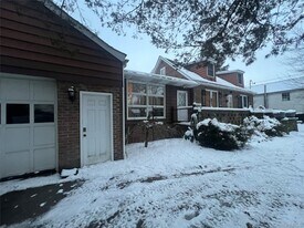 30 Dimiceli St in New Windsor, NY - Building Photo