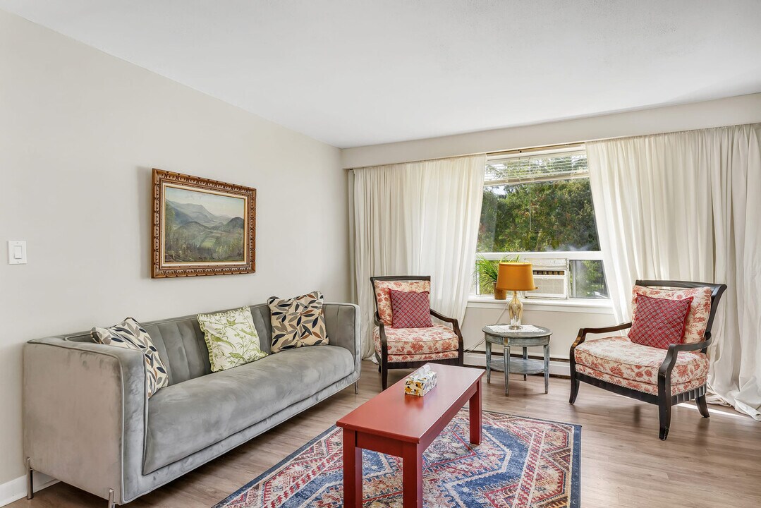 2158 Lilnan Ct in Burlington, ON - Building Photo