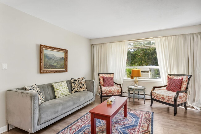 property at 2158 Lilnan Ct