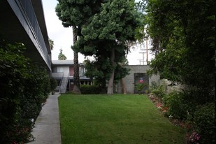 Fairmont Square Apartments in Glendale, CA - Foto de edificio - Building Photo