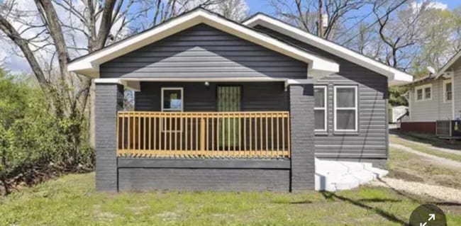 property at 915 9th St SW