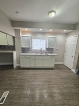 492 E Markison Ave in Columbus, OH - Foto de edificio - Building Photo