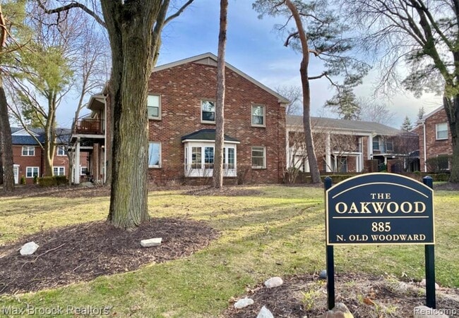 property at 885 N Old Woodward Ave