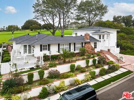 1110 W Muirlands Dr in San Diego, CA - Building Photo