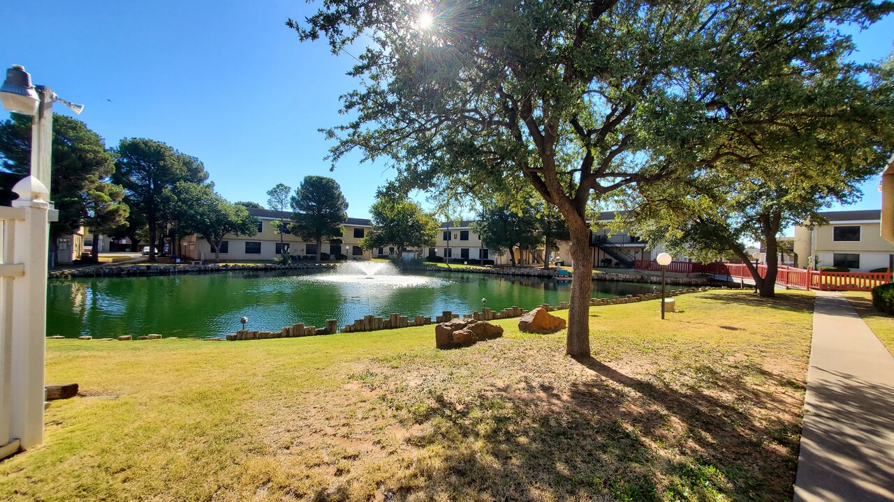 Silver Creek Apartments in Midland, TX - Foto de edificio