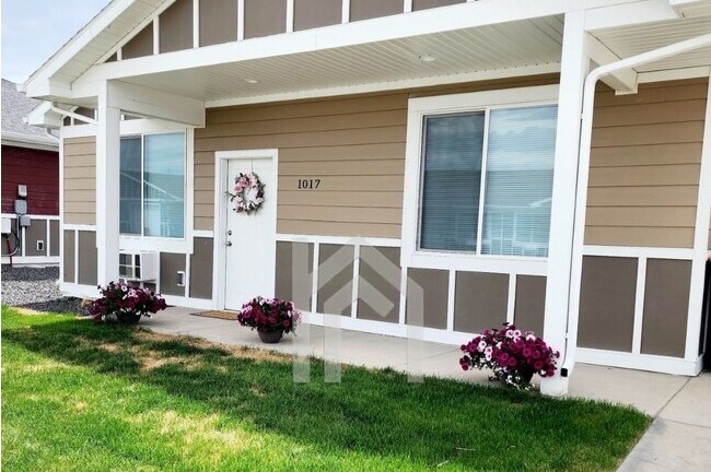 Centennial Patio Home Apartments in Rexburg, ID - Foto de edificio - Building Photo