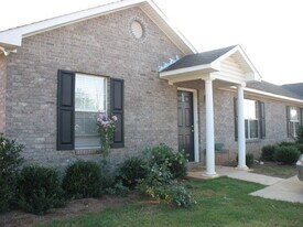 738 Meagan Ln in Auburn, AL - Building Photo