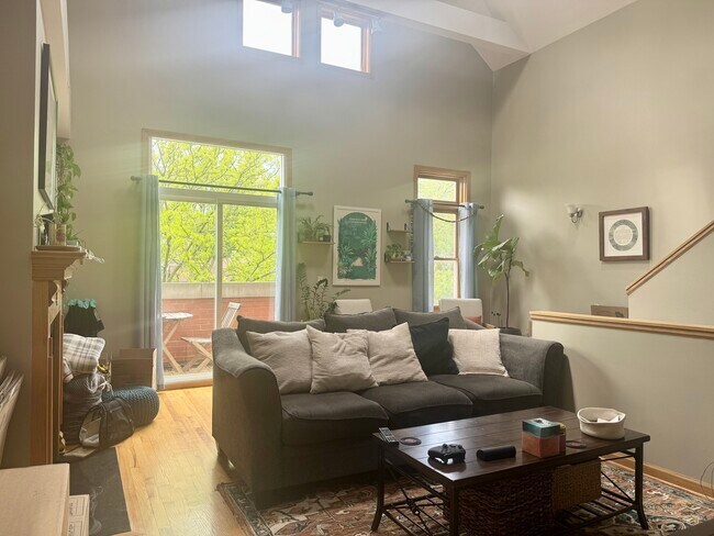 property at 1465 N Leavitt St