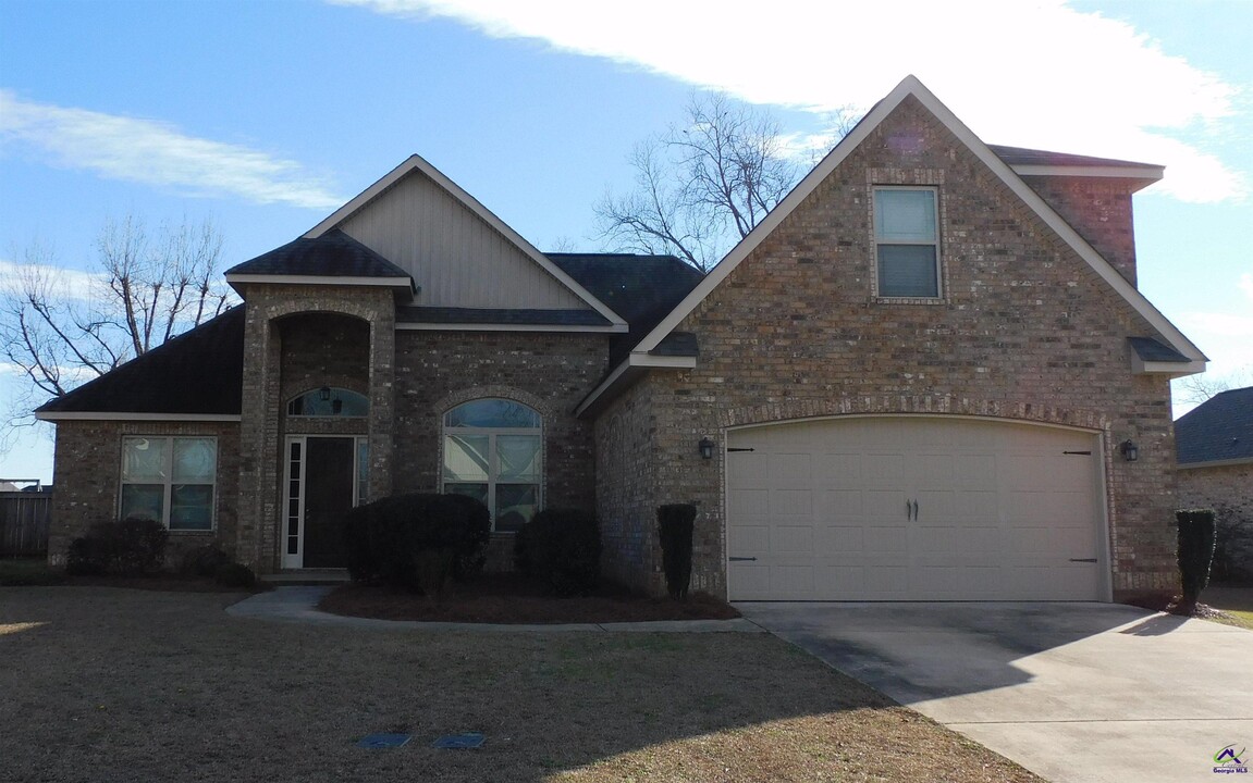 311 Pebble Stone Pl in Perry, GA - Building Photo