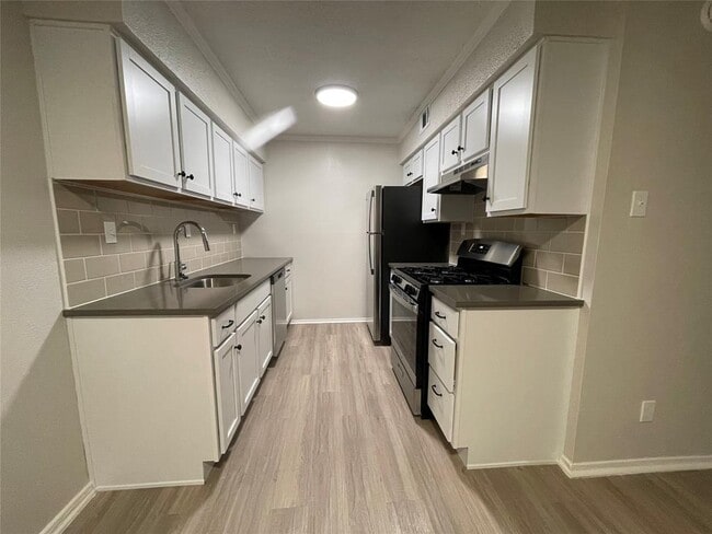 property at 2211 Lawnmont Ave