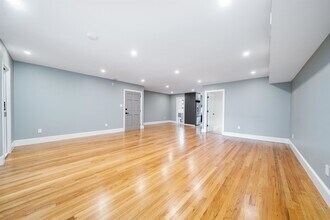 381 1st St in Jersey City, NJ - Building Photo - Building Photo