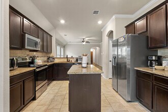 617 Wounded Knee Dr in Cross Roads, TX - Building Photo - Building Photo