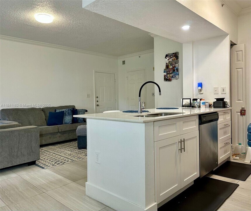 11700 SW 2nd St in Pembroke Pines, FL - Building Photo