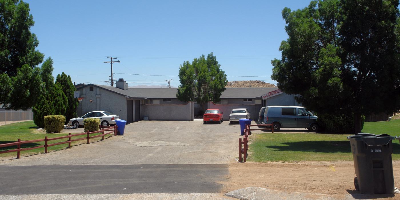 20430 Otoe Rd in Apple Valley, CA - Building Photo