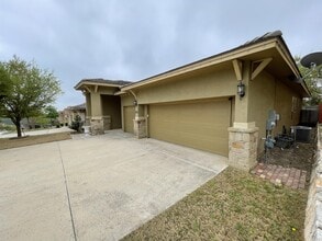 2826 Winter Gorge in San Antonio, TX - Building Photo - Building Photo