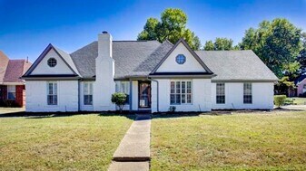 6479 Stone Lake Dr in Bartlett, TN - Building Photo