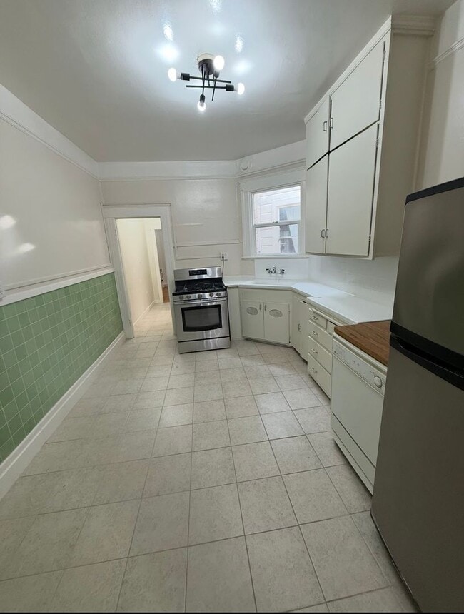 27-29-29 San Carlos St in San Francisco, CA - Building Photo - Building Photo