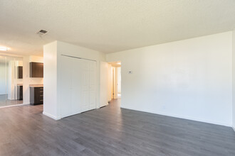 Polo Run in Stockton, CA - Building Photo - Interior Photo