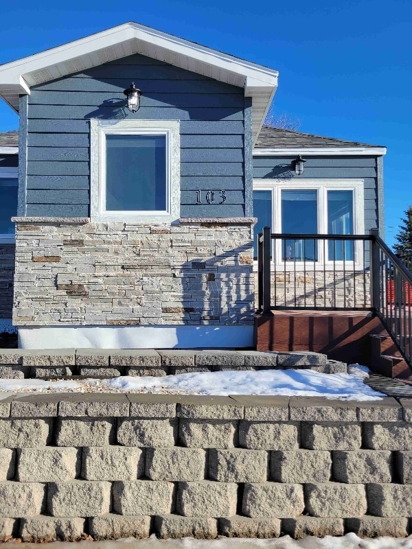 103 1st St SE in Stanley, ND - Foto de edificio - Building Photo