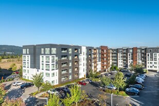 Discovery West in Issaquah, WA - Building Photo