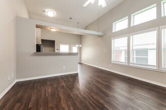 8912 Wild Rose Ln in Cross Roads, TX - Foto de edificio - Building Photo