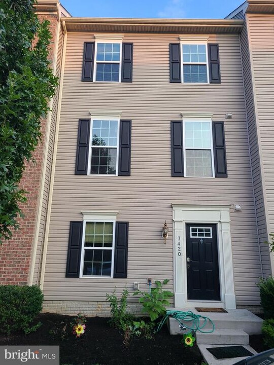 7420 Singers Way in Elkridge, MD - Building Photo