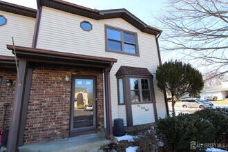 138 Leah Ct in Dayton, NJ - Building Photo - Building Photo