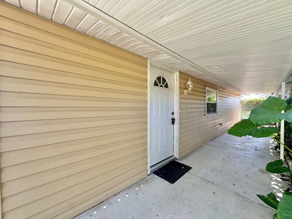 126 Flamingo Dr in Auburndale, FL - Building Photo