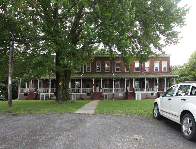 2 Washburn Ter in Saugerties, NY - Building Photo - Building Photo