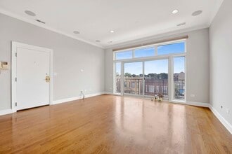 2736 W Belmont Ave in Chicago, IL - Building Photo - Building Photo