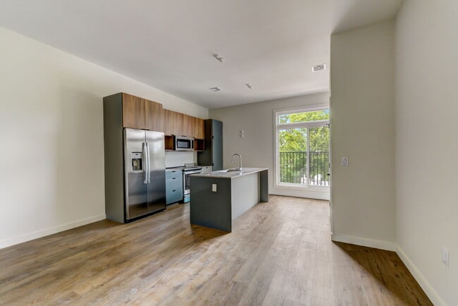 619 N 35th St, Unit 3BR