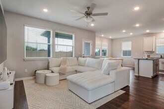 6554 Marsh Ln in Buda, TX - Building Photo - Building Photo