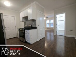 3814 N Greenview Ave, Unit 3821-2E in Chicago, IL - Building Photo - Building Photo