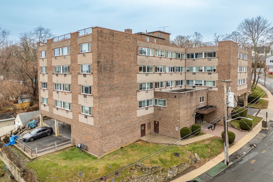Buckfield House in White Plains, NY - Foto de edificio