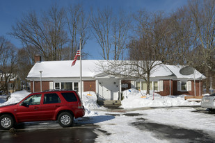 1-24 Centennial Ct in Foxboro, MA - Foto de edificio - Building Photo