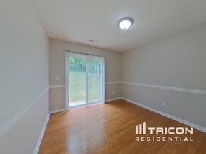 7610 Hidden Creek Dr in Charlotte, NC - Building Photo - Building Photo