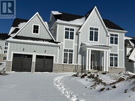 9 Herbert Ave in Oro-Medonte, ON - Building Photo