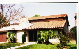 18425 #s A-D E. Desidia St in Rowland Heights, CA - Building Photo