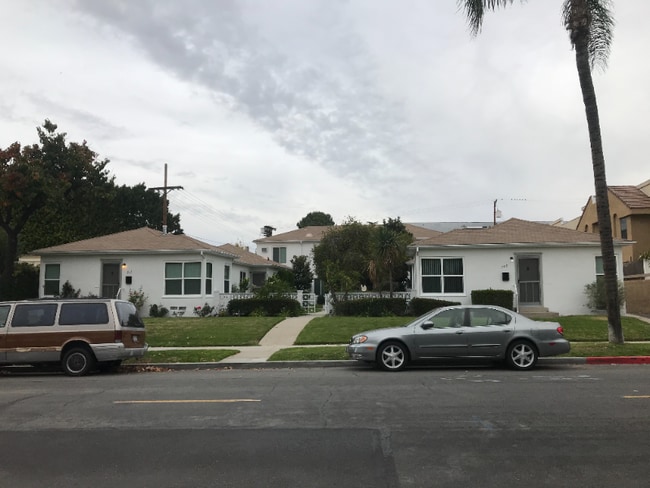 property at 209 W Maple St