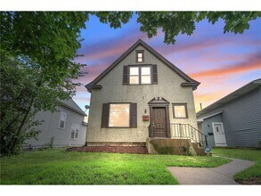 804 Hawthorne Ave E in St. Paul, MN - Building Photo - Building Photo