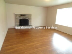 706 Granada Rd in Aberdeen, WA - Building Photo - Building Photo