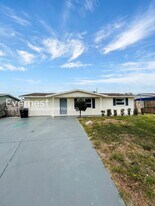 3749 Beechwood Dr in Holiday, FL - Building Photo