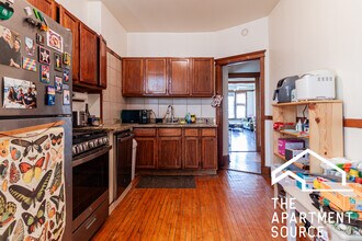 3326 N Clark St, Unit 2 in Chicago, IL - Building Photo - Building Photo