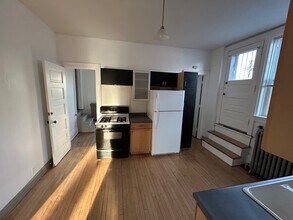 2379 S Howell Ave, Unit 2379 A in Milwaukee, WI - Building Photo - Building Photo