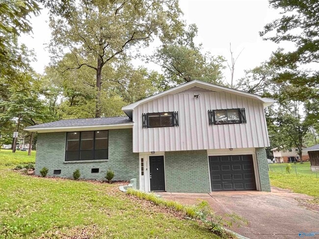 property at 3220 Rita Ln NW