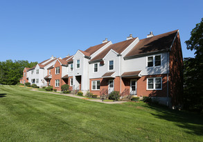 Summitwood Village in Meriden, CT - Building Photo