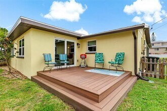 1675 Blakemore Ln in Sarasota, FL - Building Photo - Building Photo